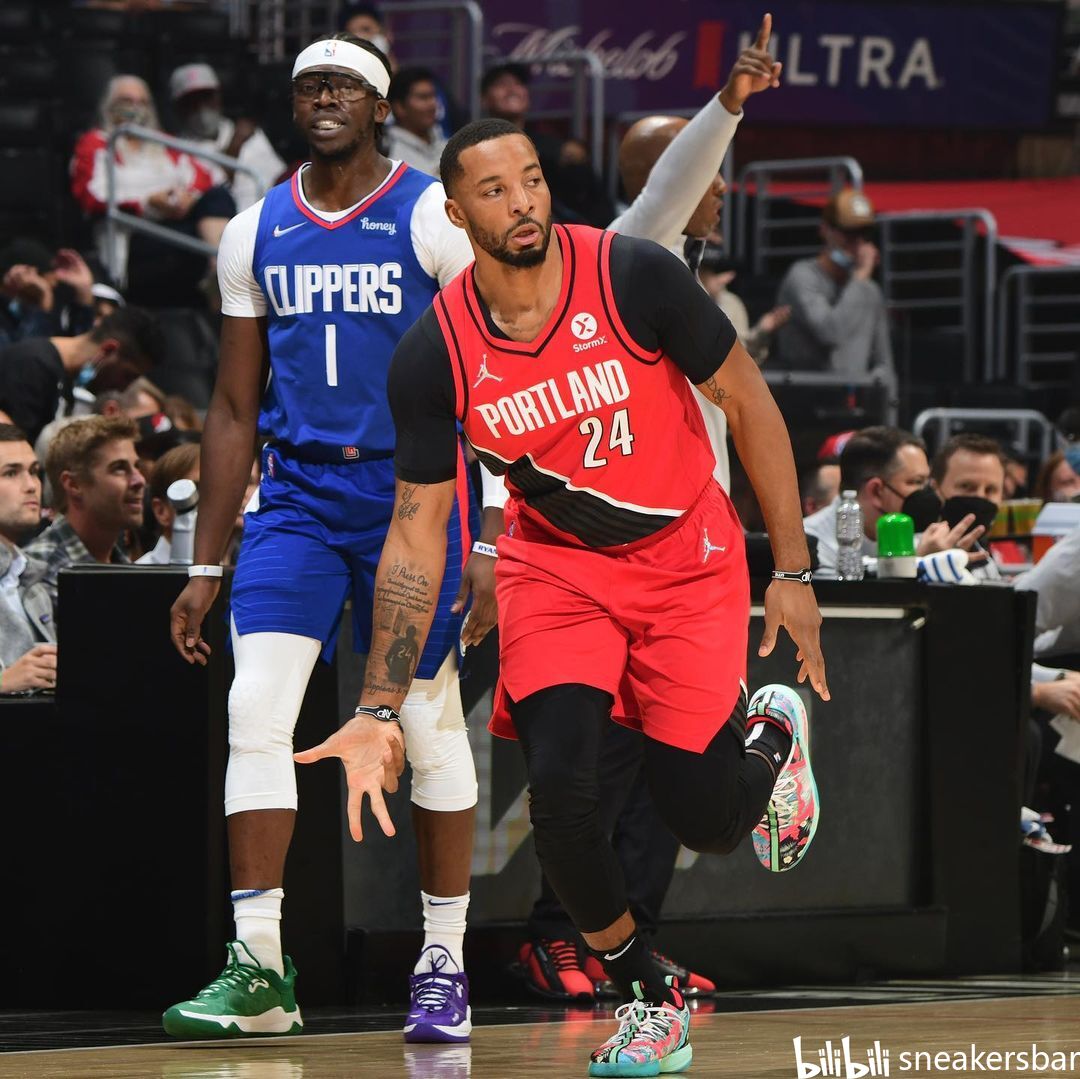 借快速进攻 借快速进攻