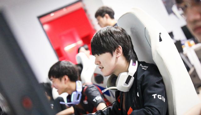 冒充女性诈 冒充女性诈